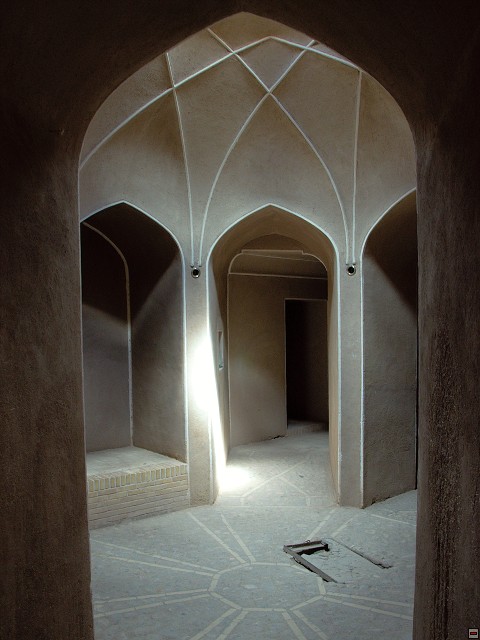 img00004.jpg