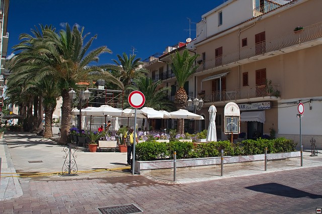 img00004.jpg