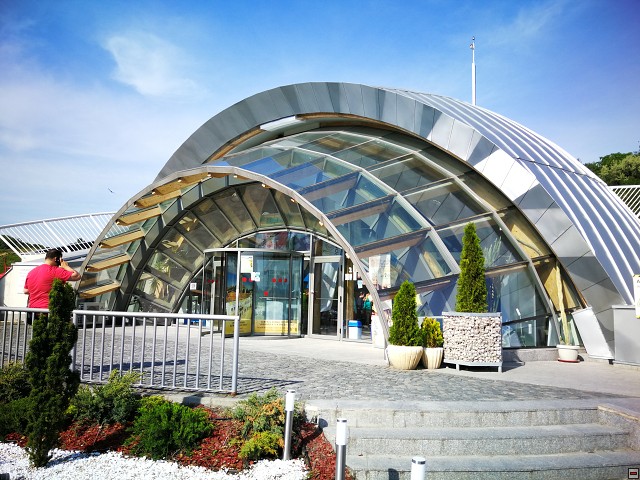 img00002.jpg