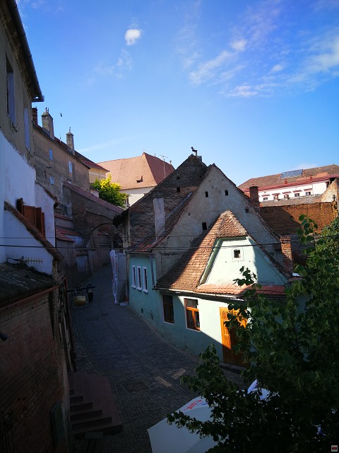 img00011.jpg
