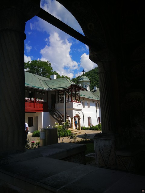 img00019.jpg