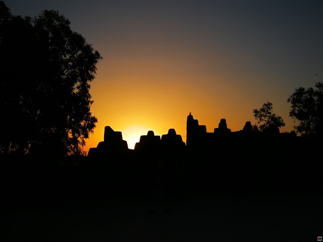 img00025.jpg