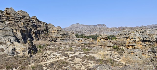 img00028.jpg