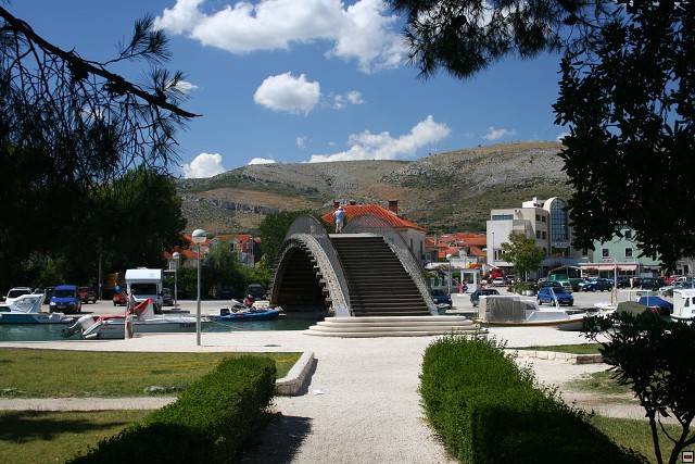 img00025.jpg