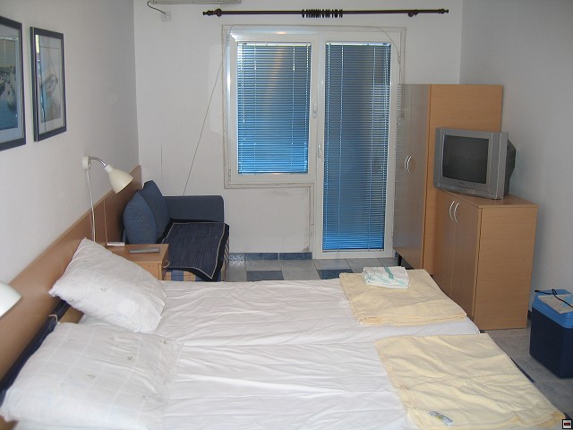 img00002.jpg