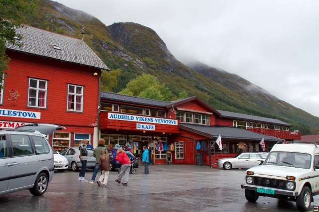 img00017.jpg